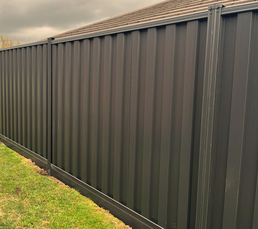 Most popular and recomended for shared fences.